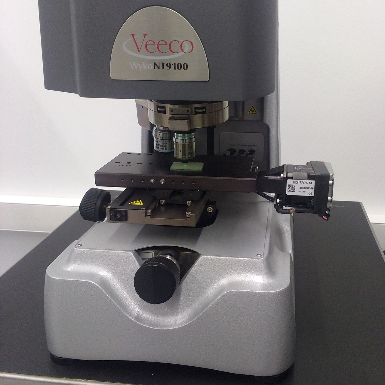 assets/Veeco_Wyko_NT9100_photo.png